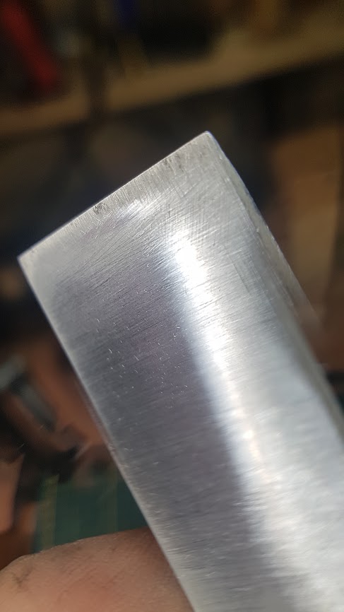 Zie je al wat resultaat van het vlakken?   Nog een klein beetje werk in de linkse bovenhoek.